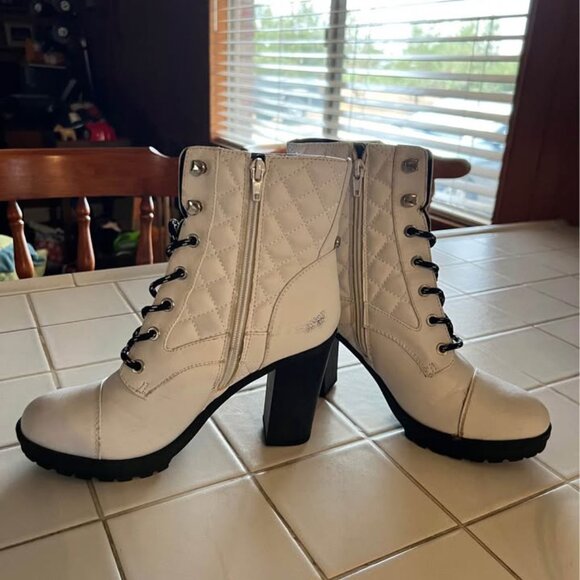 Guess Boots - Picture 4 of 4